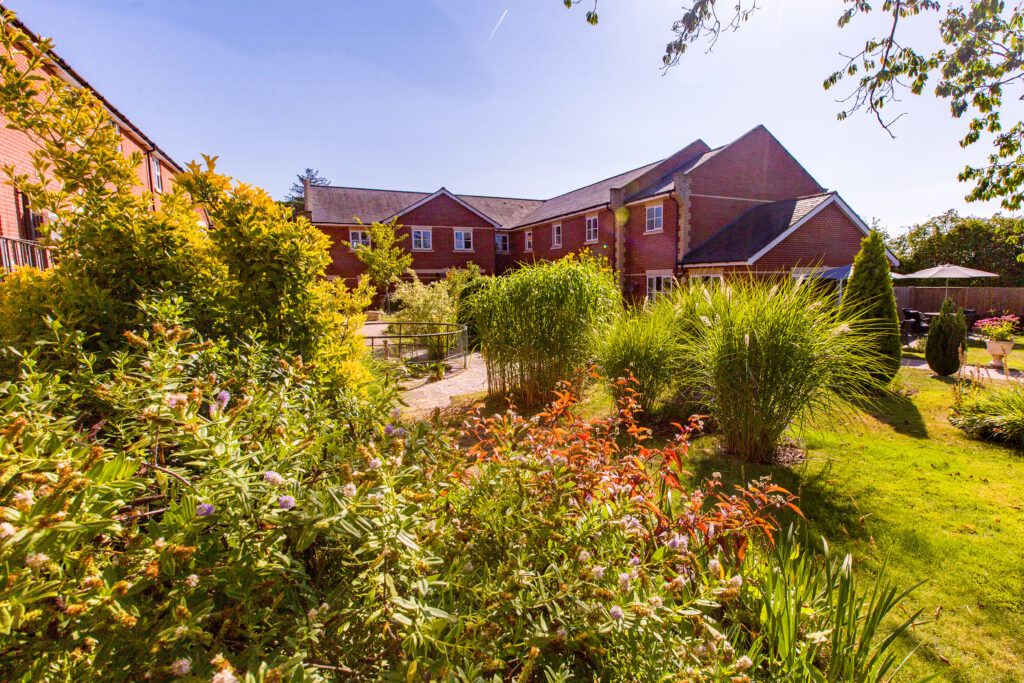 Stow-Cedars-110725-Grounds-015